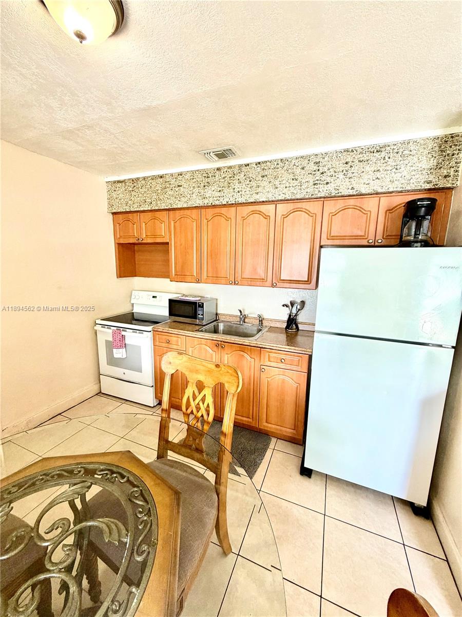 NORTH DANIA HEIGHTS - Residential Lease