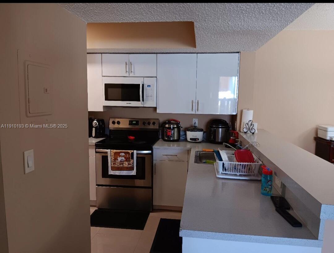 VILLA RUSTICA I CONDO - Residential Lease