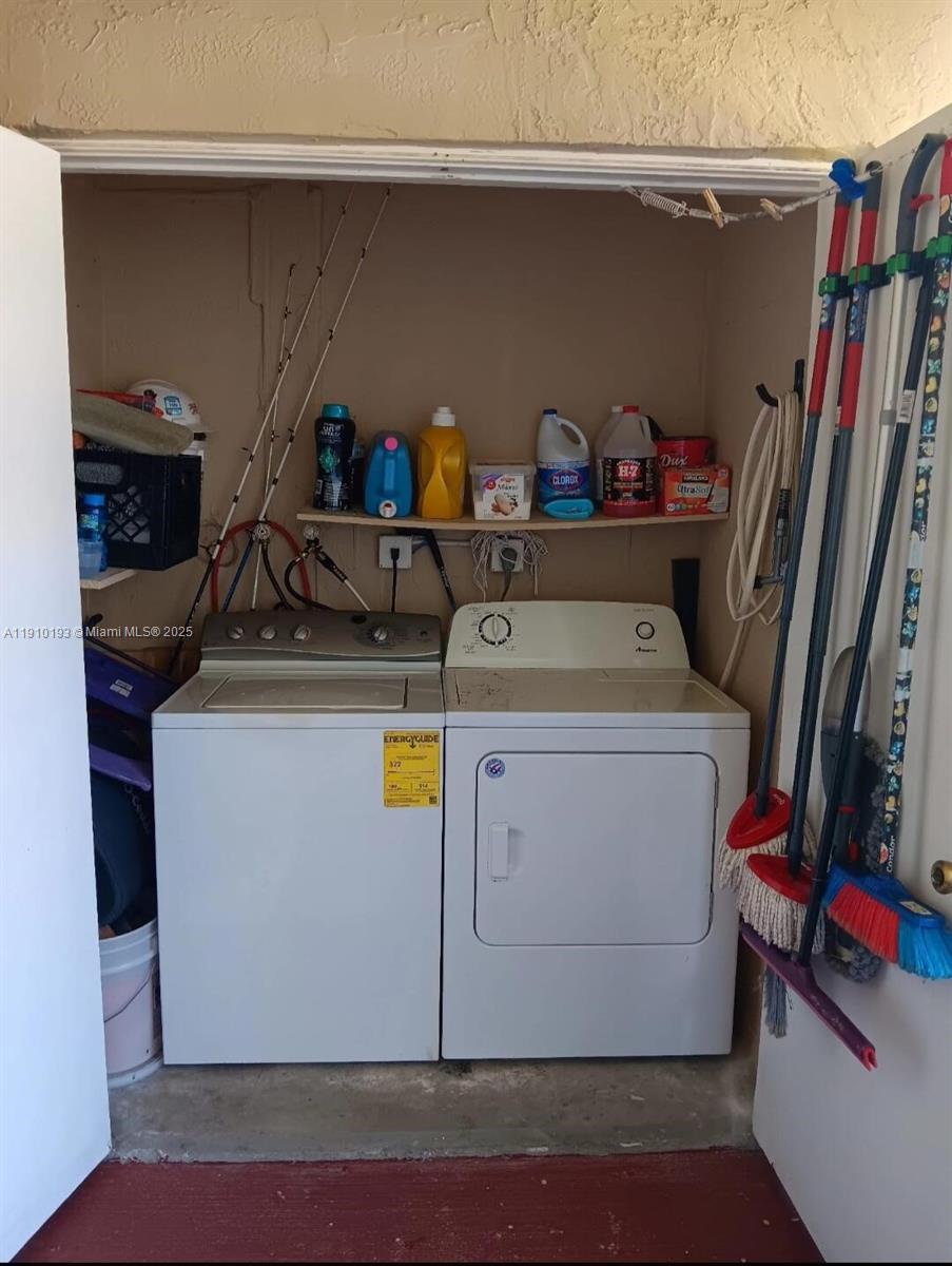 VILLA RUSTICA I CONDO - Residential Lease