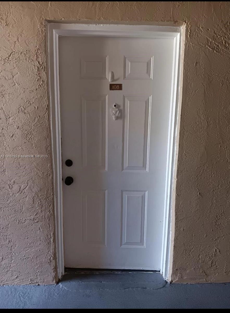 VILLA RUSTICA I CONDO - Residential Lease