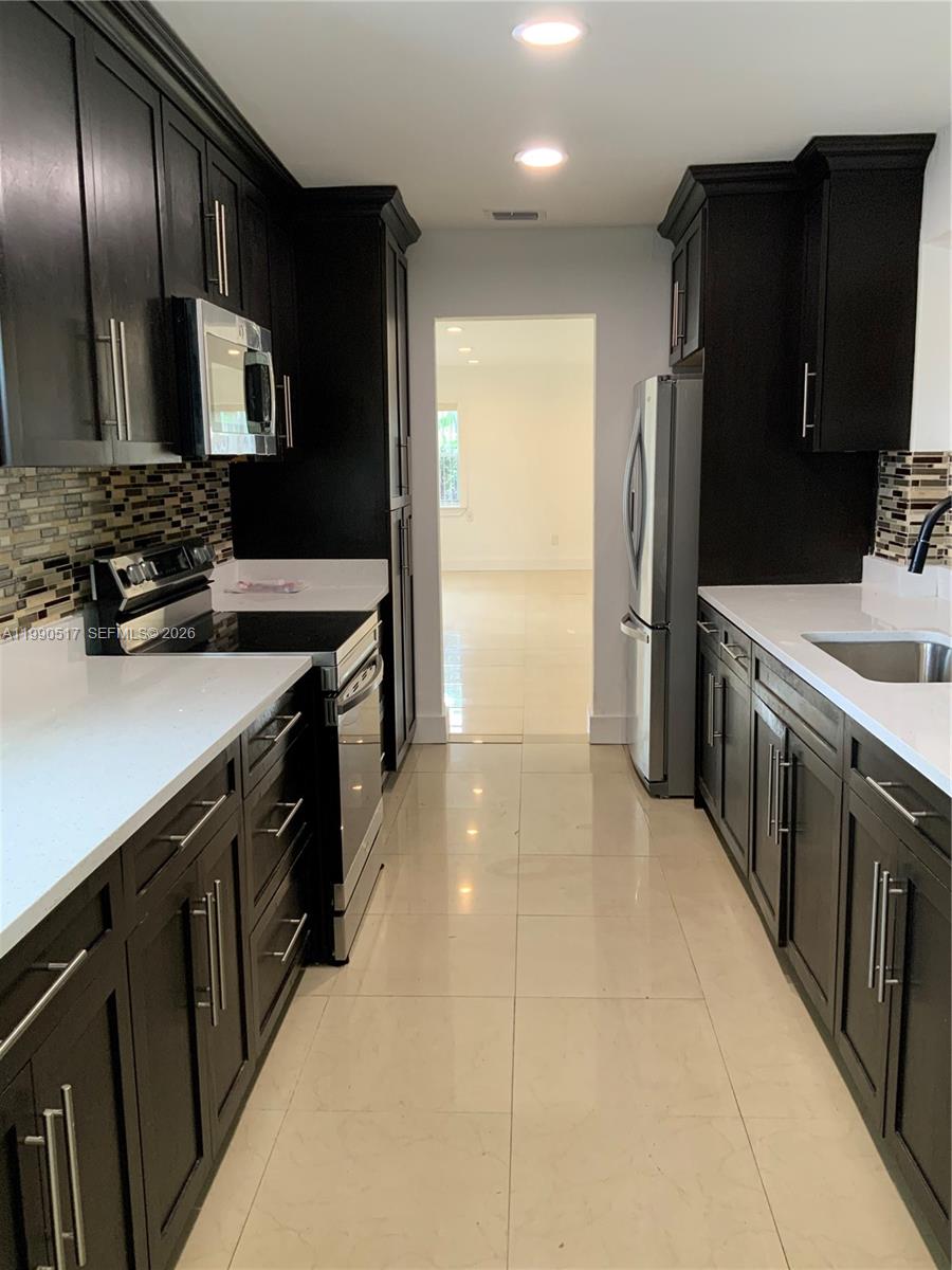 WINDWARD ESTS SEC 2 - Residential