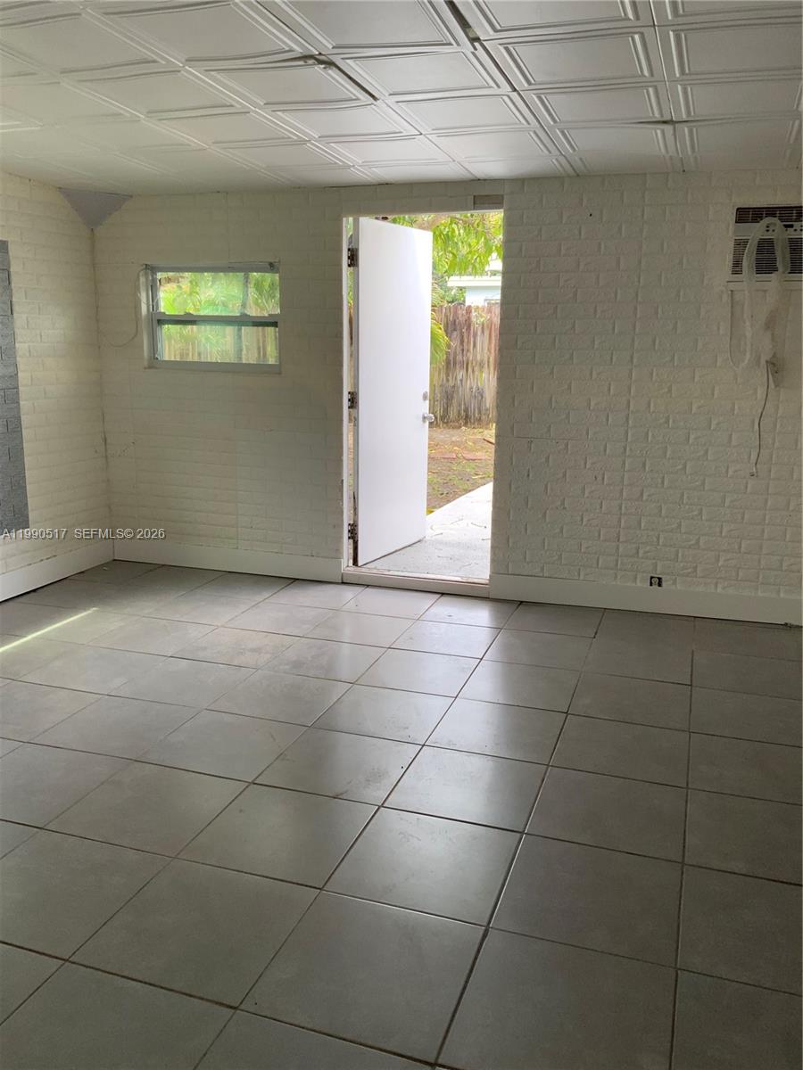 WINDWARD ESTS SEC 2 - Residential