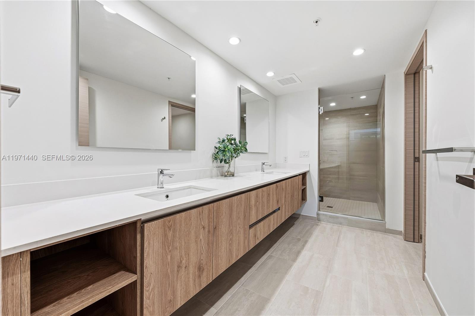 BAY HARBOR ISLAND - Residential Lease