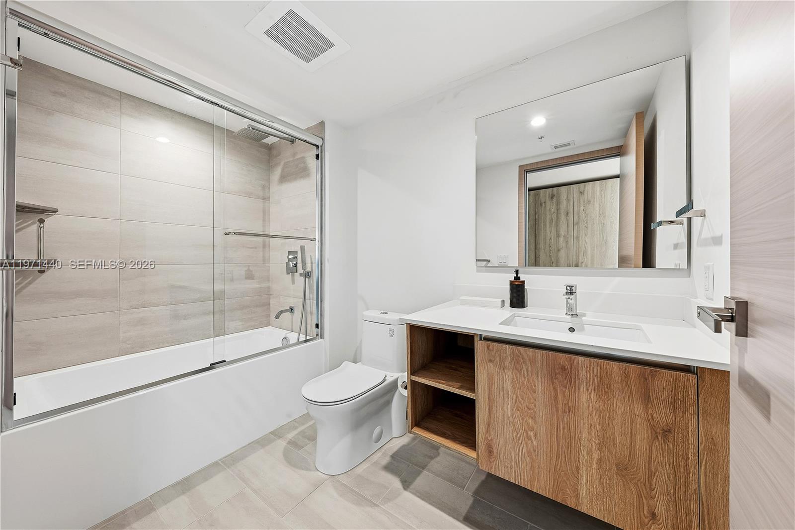 BAY HARBOR ISLAND - Residential Lease