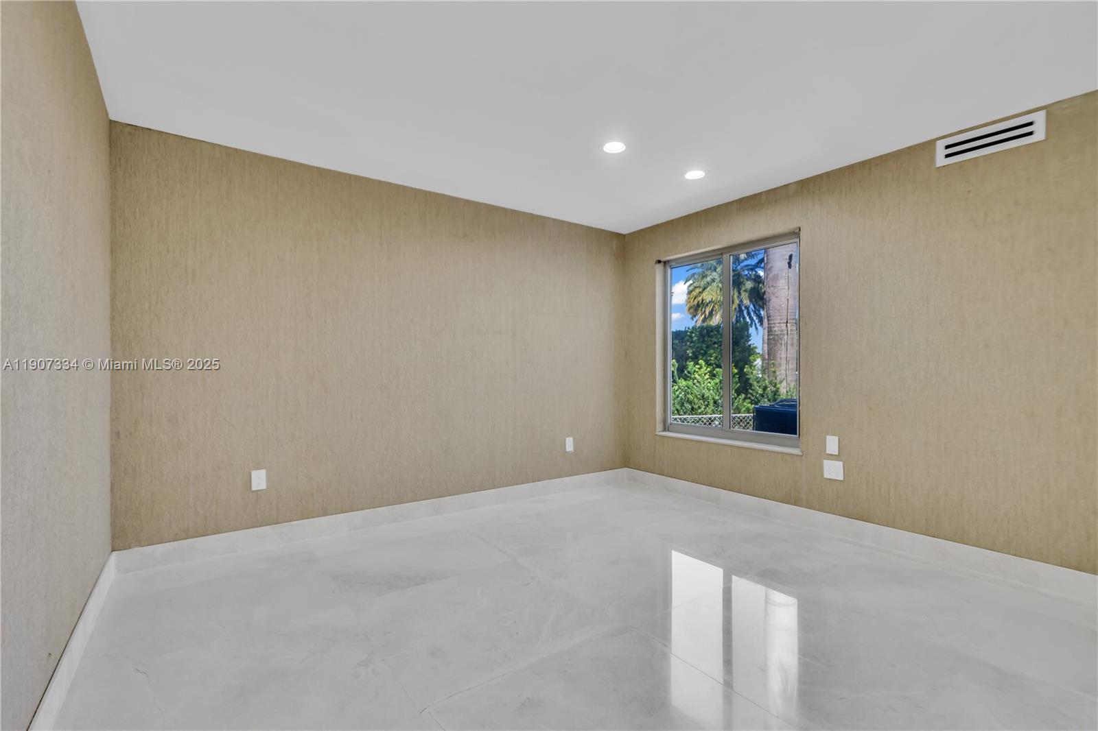 SAN SOUCI ESTATES - Residential Lease