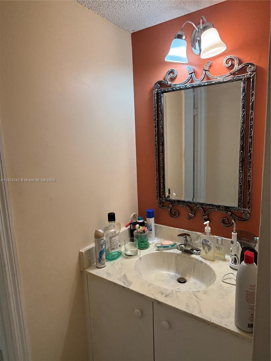 TREASURY CONDO THE - Residential