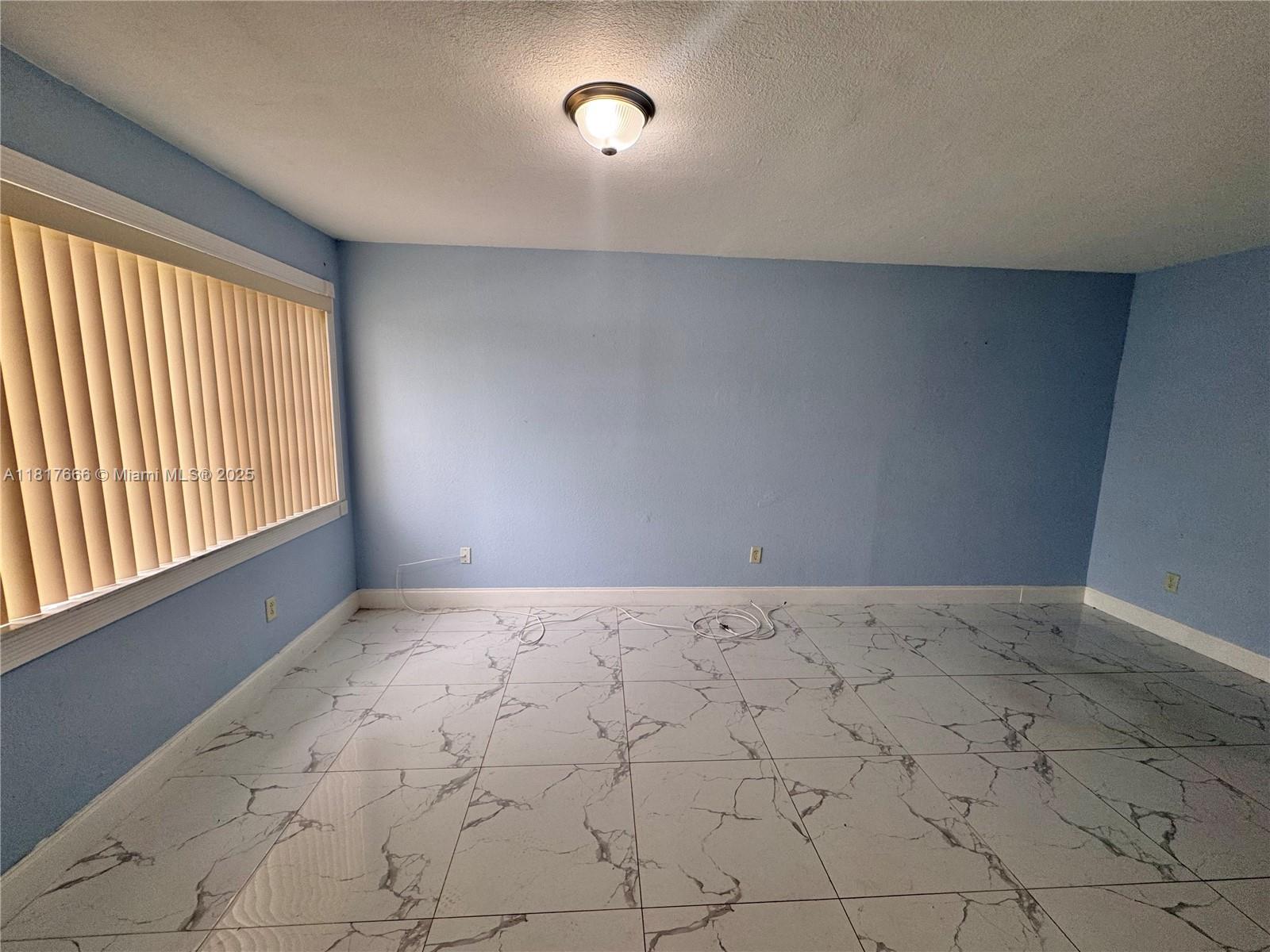 OASIS EN MANGO HILL CONDO - Residential Lease