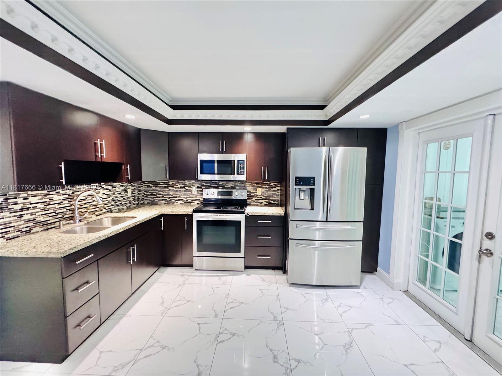 OASIS EN MANGO HILL CONDO - Residential Lease