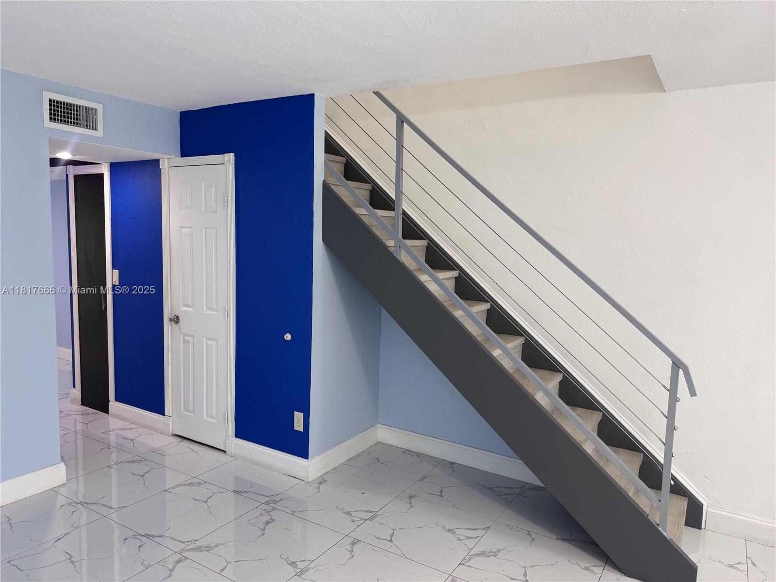 OASIS EN MANGO HILL CONDO - Residential Lease