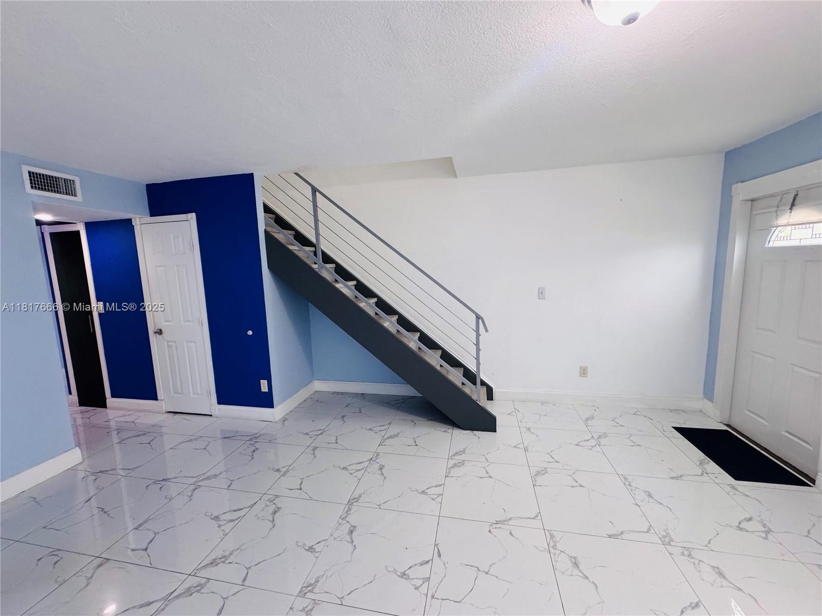 OASIS EN MANGO HILL CONDO - Residential Lease