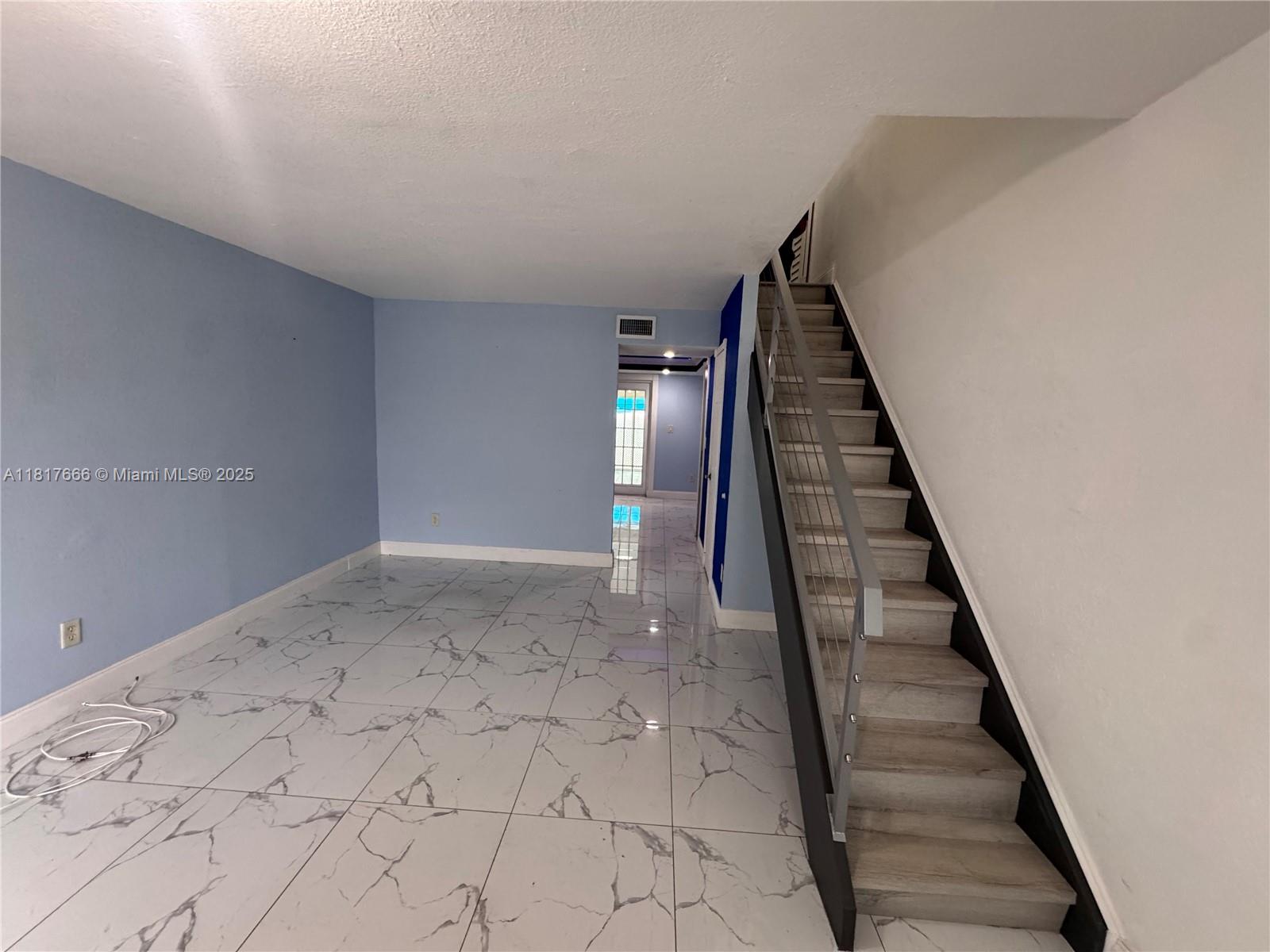 OASIS EN MANGO HILL CONDO - Residential Lease