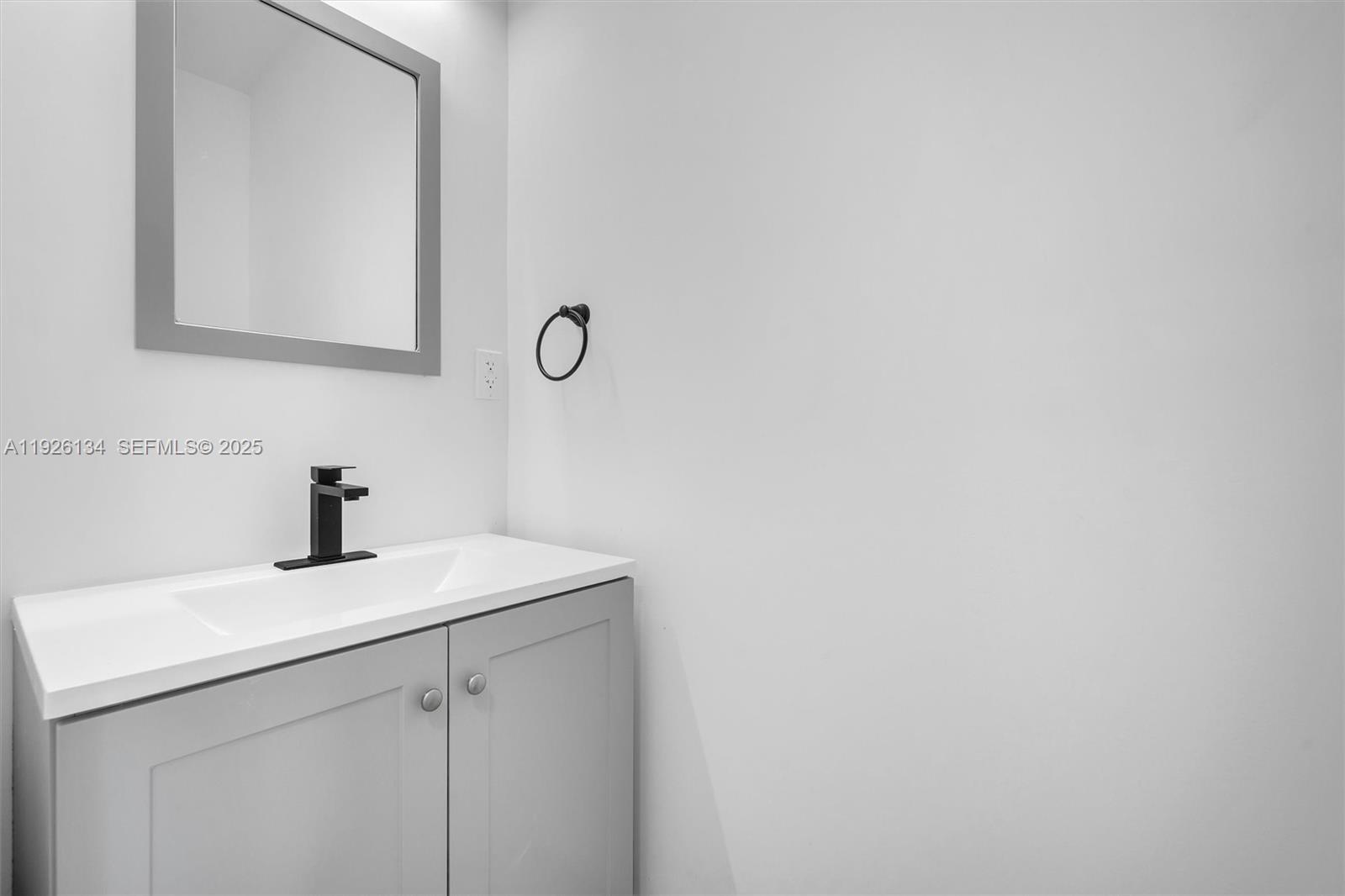 OCEAN PARK - Residential Lease