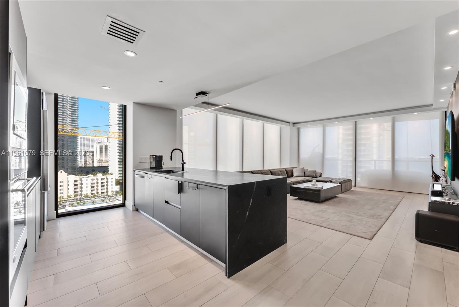 ICON BAY CONDO - Residential Lease