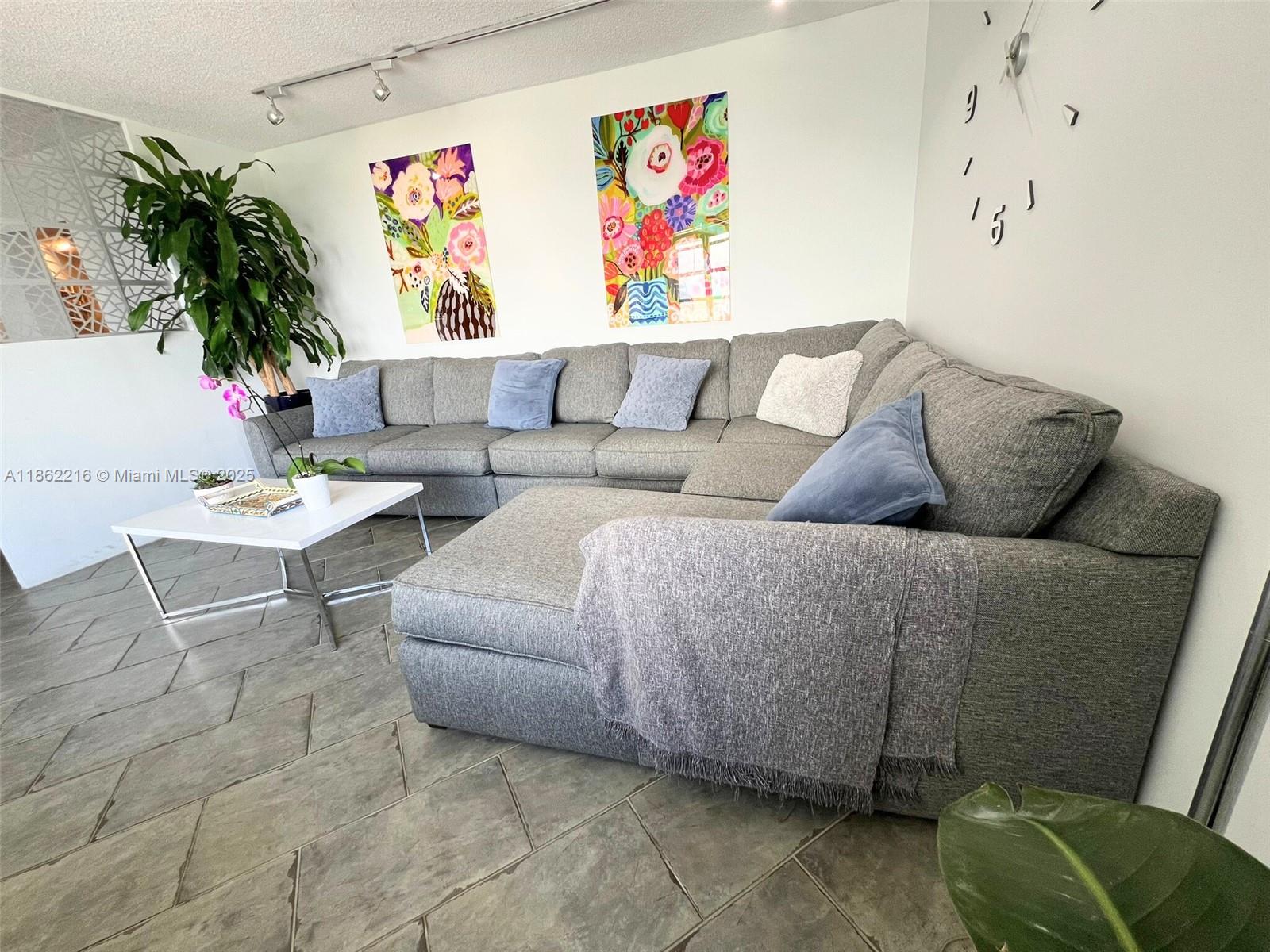 COMMODORE PLAZA CONDO - Residential