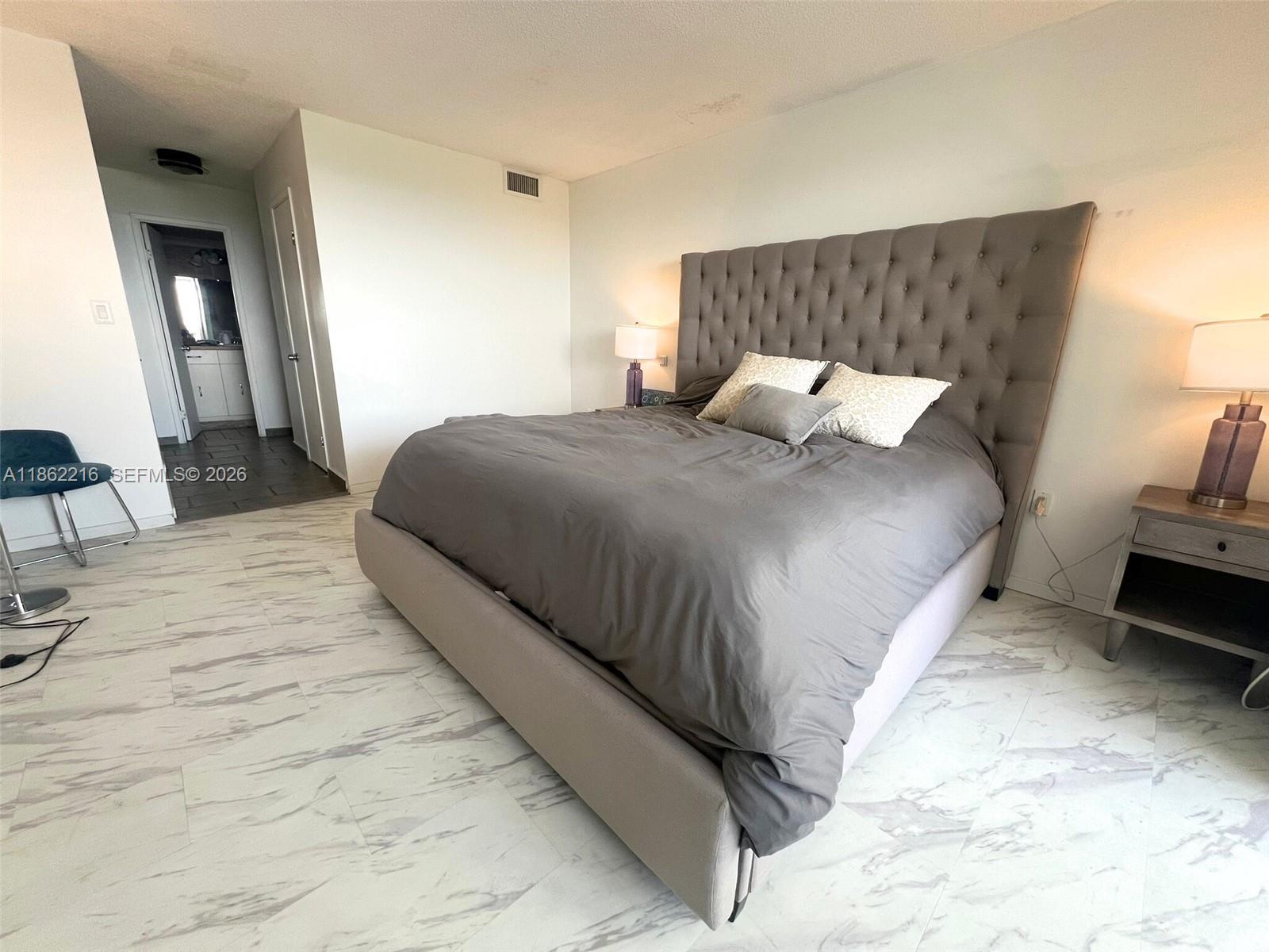 COMMODORE PLAZA CONDO - Residential