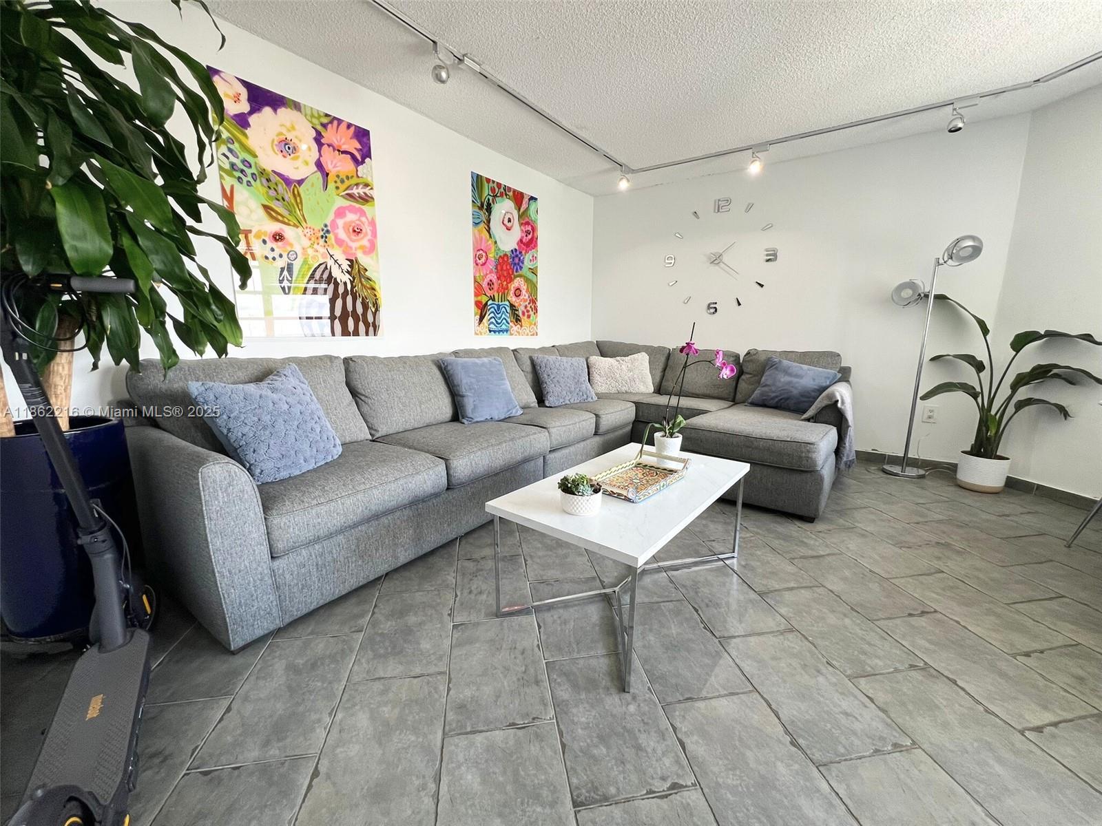 COMMODORE PLAZA CONDO - Residential