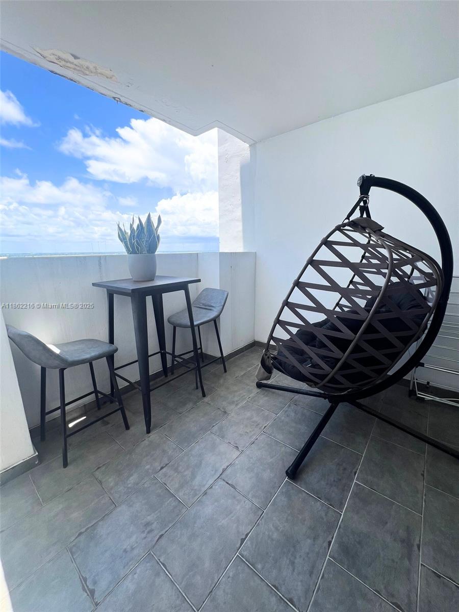 COMMODORE PLAZA CONDO - Residential