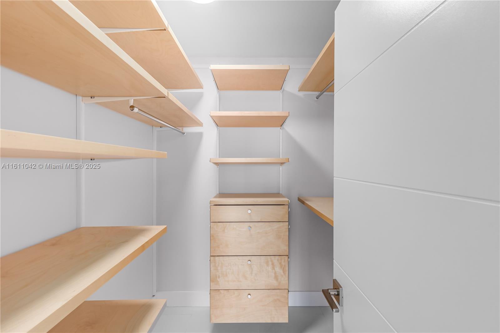 MIRASOL OCEAN TOWERS COND - Residential