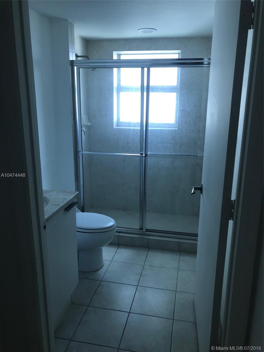 THE OAKS I CONDO - Residential Lease