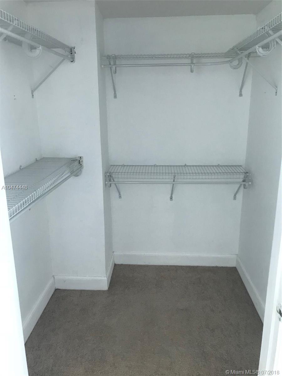 THE OAKS I CONDO - Residential Lease