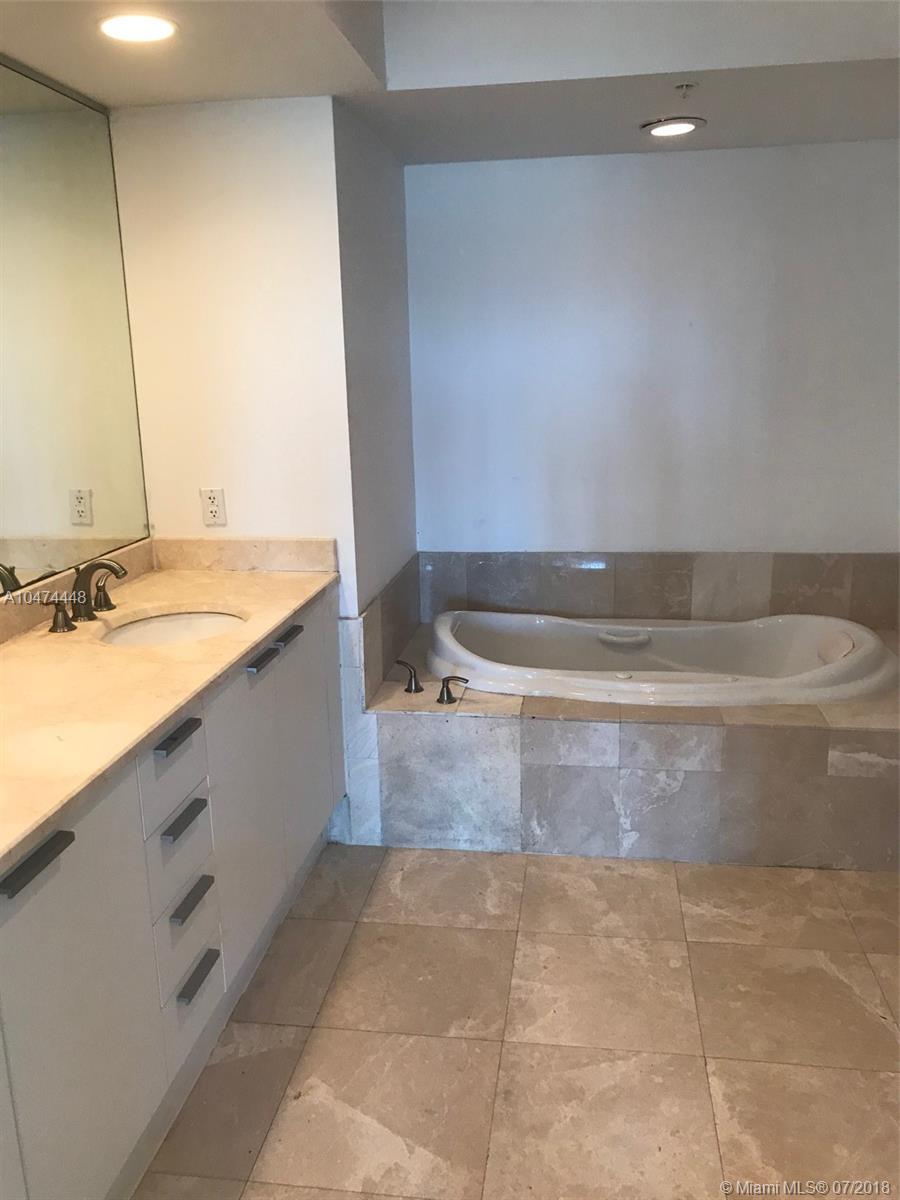 THE OAKS I CONDO - Residential Lease