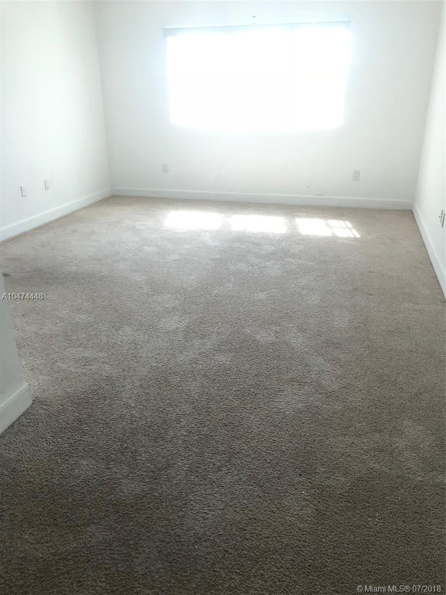 THE OAKS I CONDO - Residential Lease