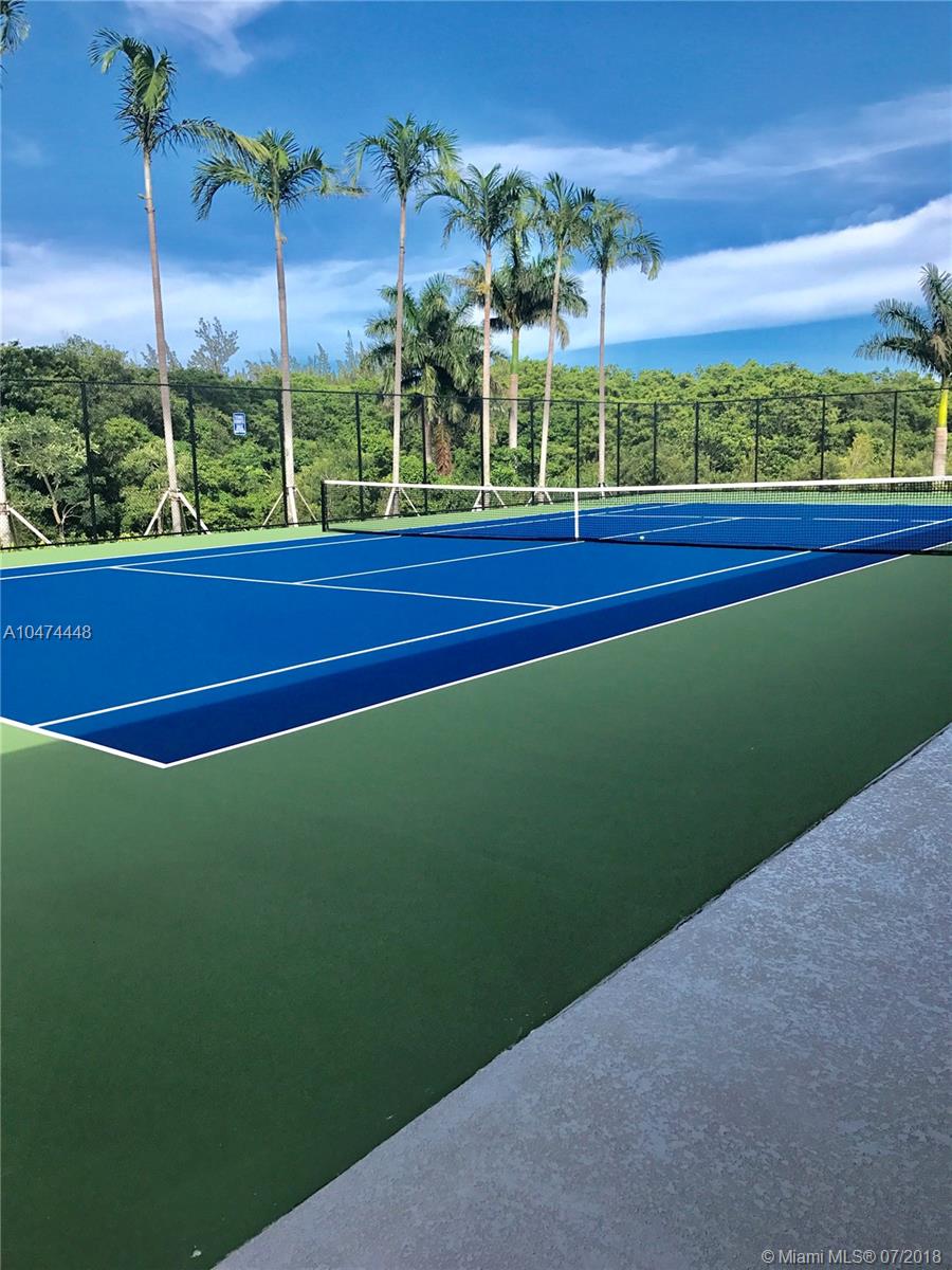 THE OAKS I CONDO - Residential Lease