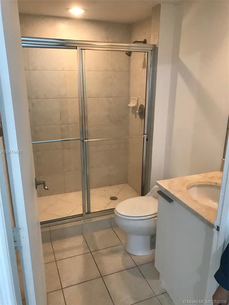 THE OAKS I CONDO - Residential Lease