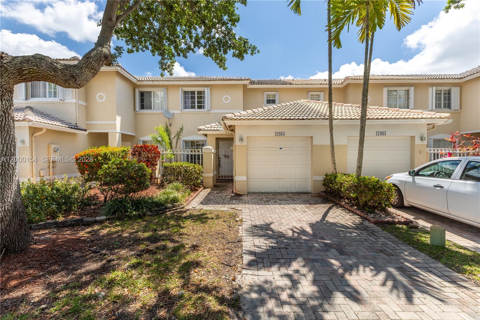 PEMBROKE ISLES 1 - Residential
