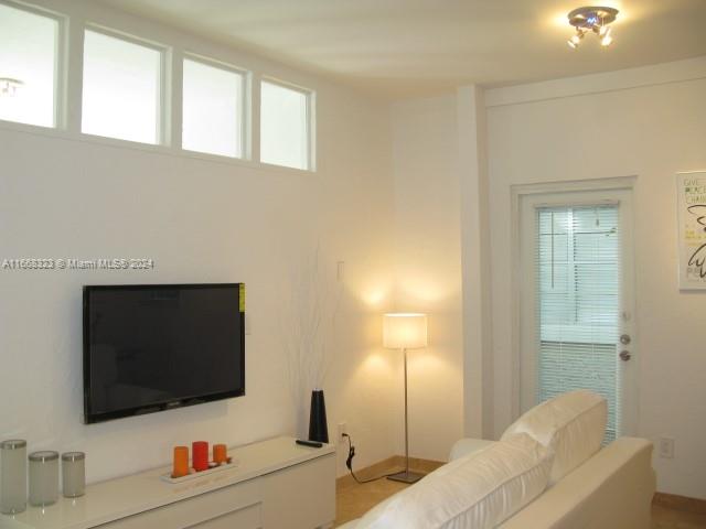 1218 DREXEL CONDO - Residential Lease