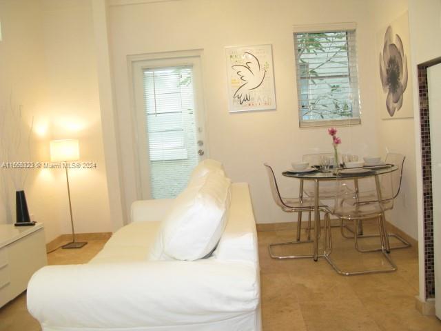 1218 DREXEL CONDO - Residential Lease