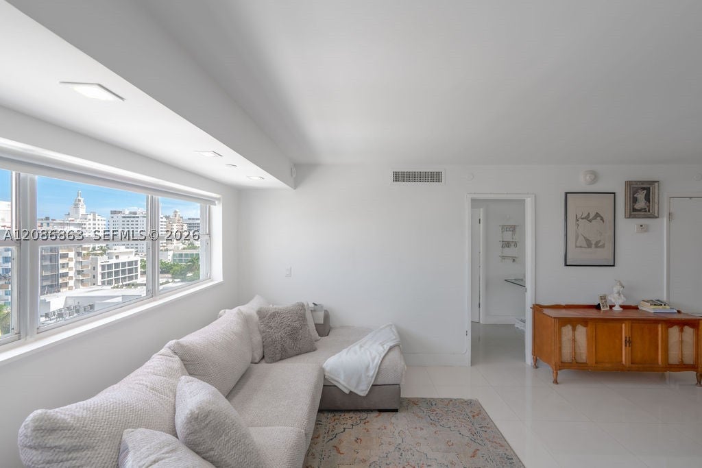 1881 Washington Ave 11D