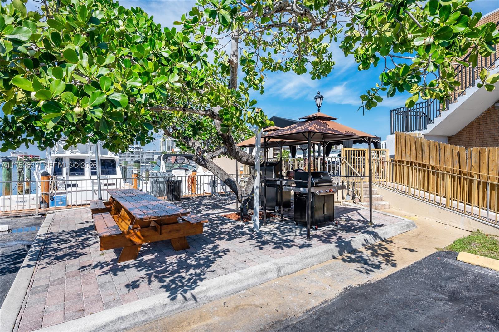 LAKE POINT TOWER CONDOMIN - Residential