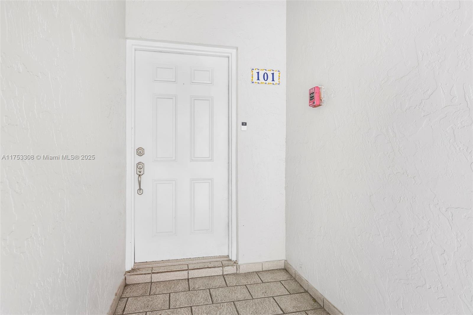 Rental Property at 8425 Nw 8th St 101, Miami, Broward County, Florida - Bedrooms: 3 
Bathrooms: 2  - $3,000 MO.