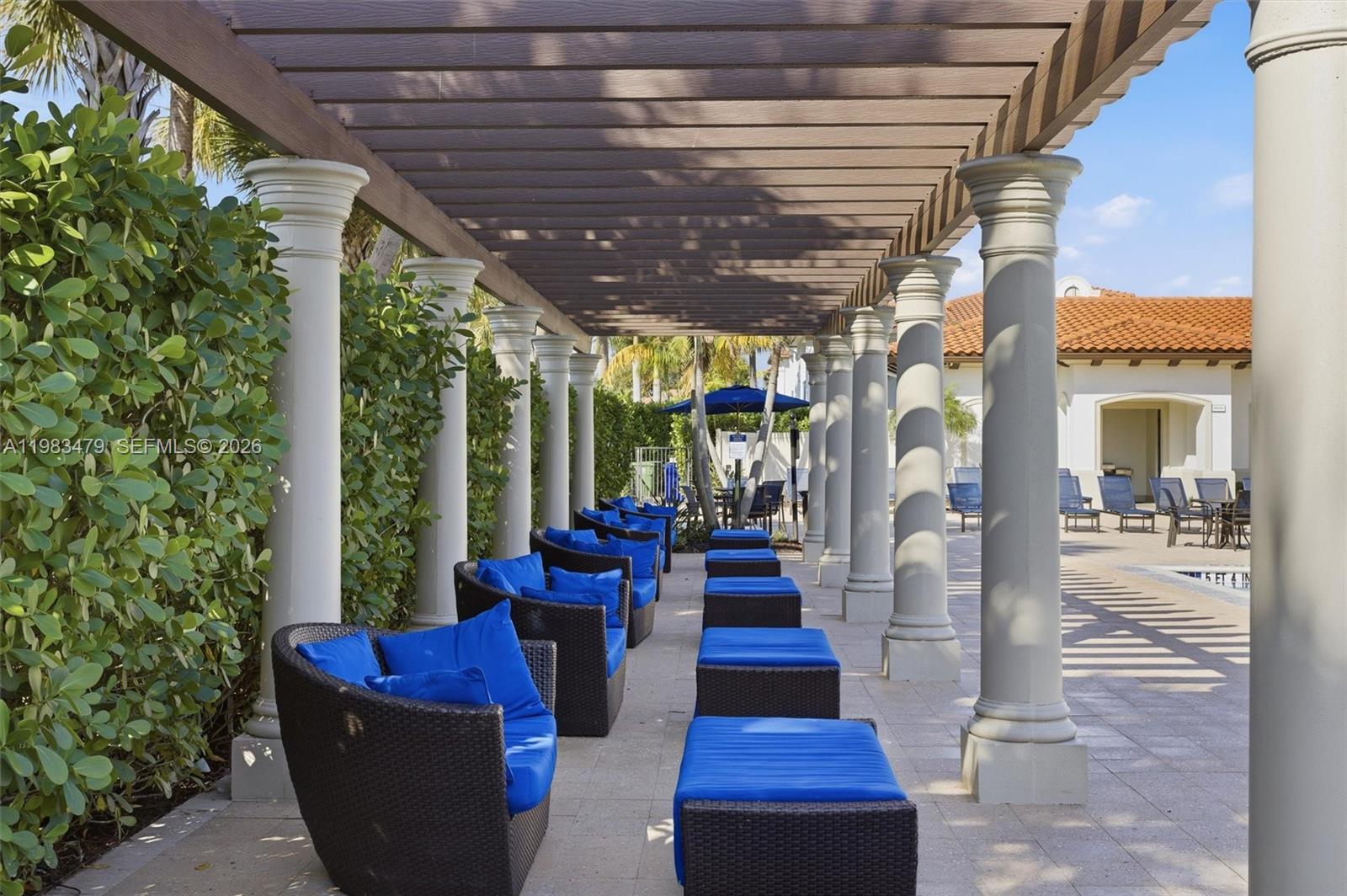 PEMBROKE LAKES SOUTH - Residential