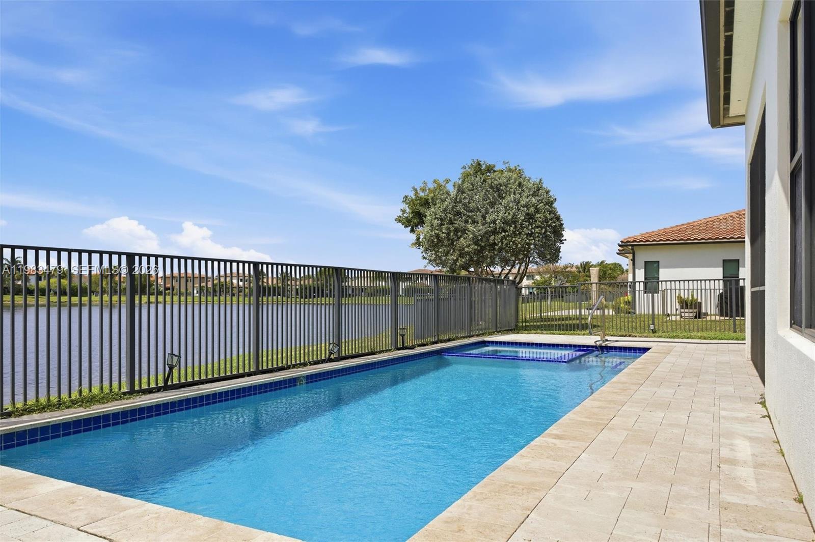 PEMBROKE LAKES SOUTH - Residential