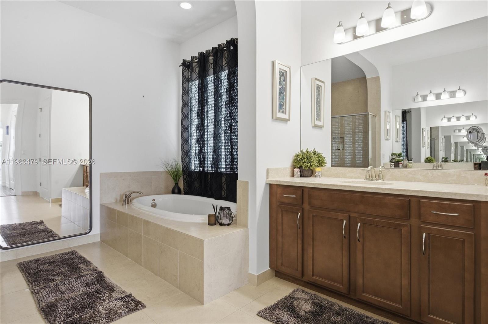 PEMBROKE LAKES SOUTH - Residential