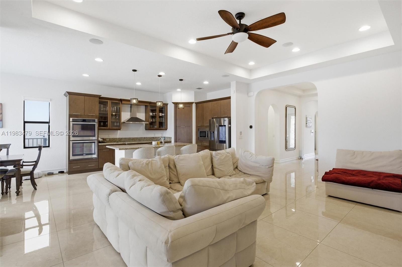 PEMBROKE LAKES SOUTH - Residential