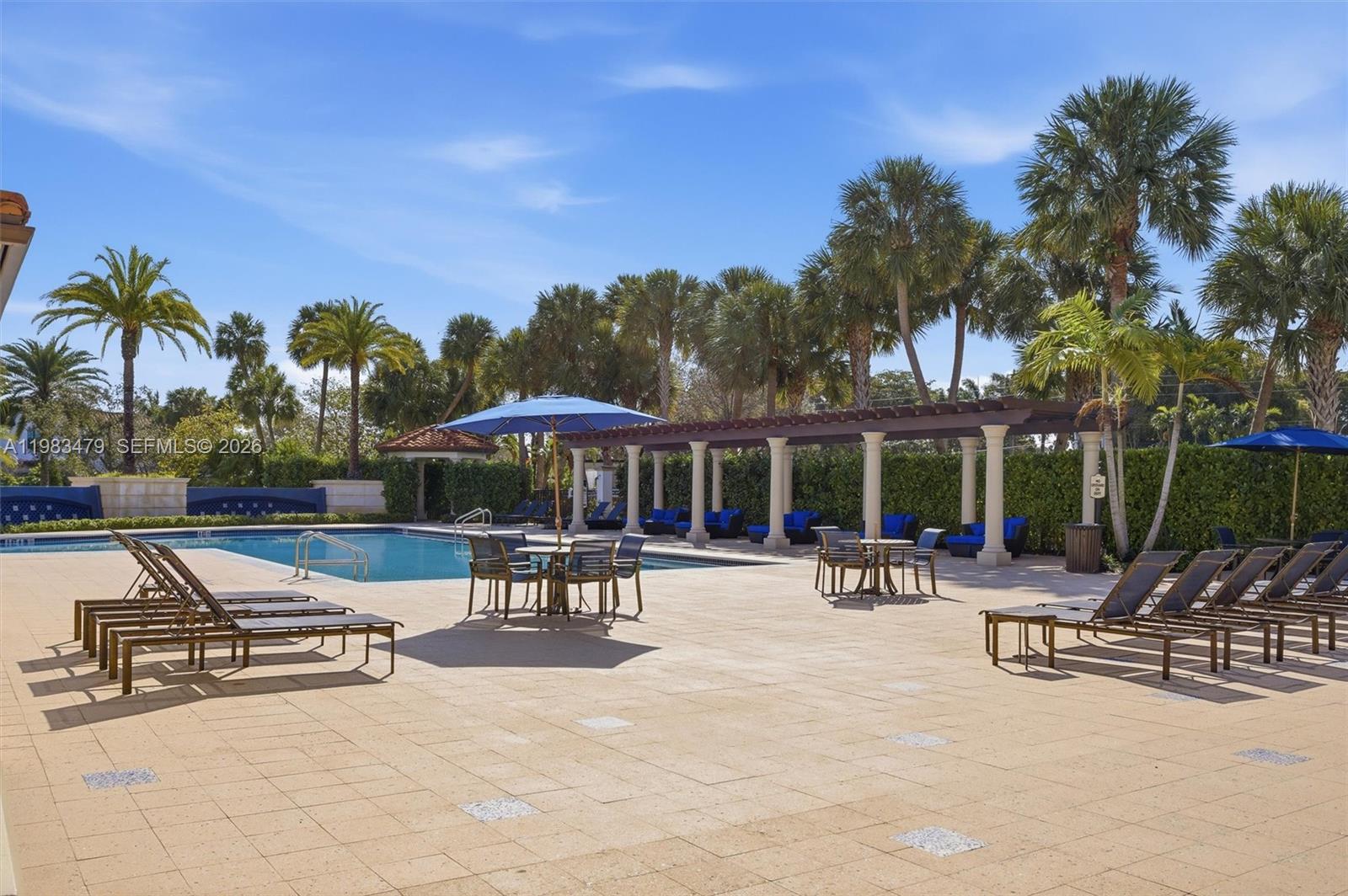 PEMBROKE LAKES SOUTH - Residential