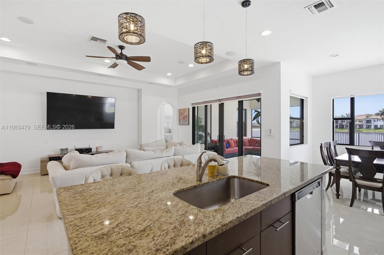 PEMBROKE LAKES SOUTH - Residential