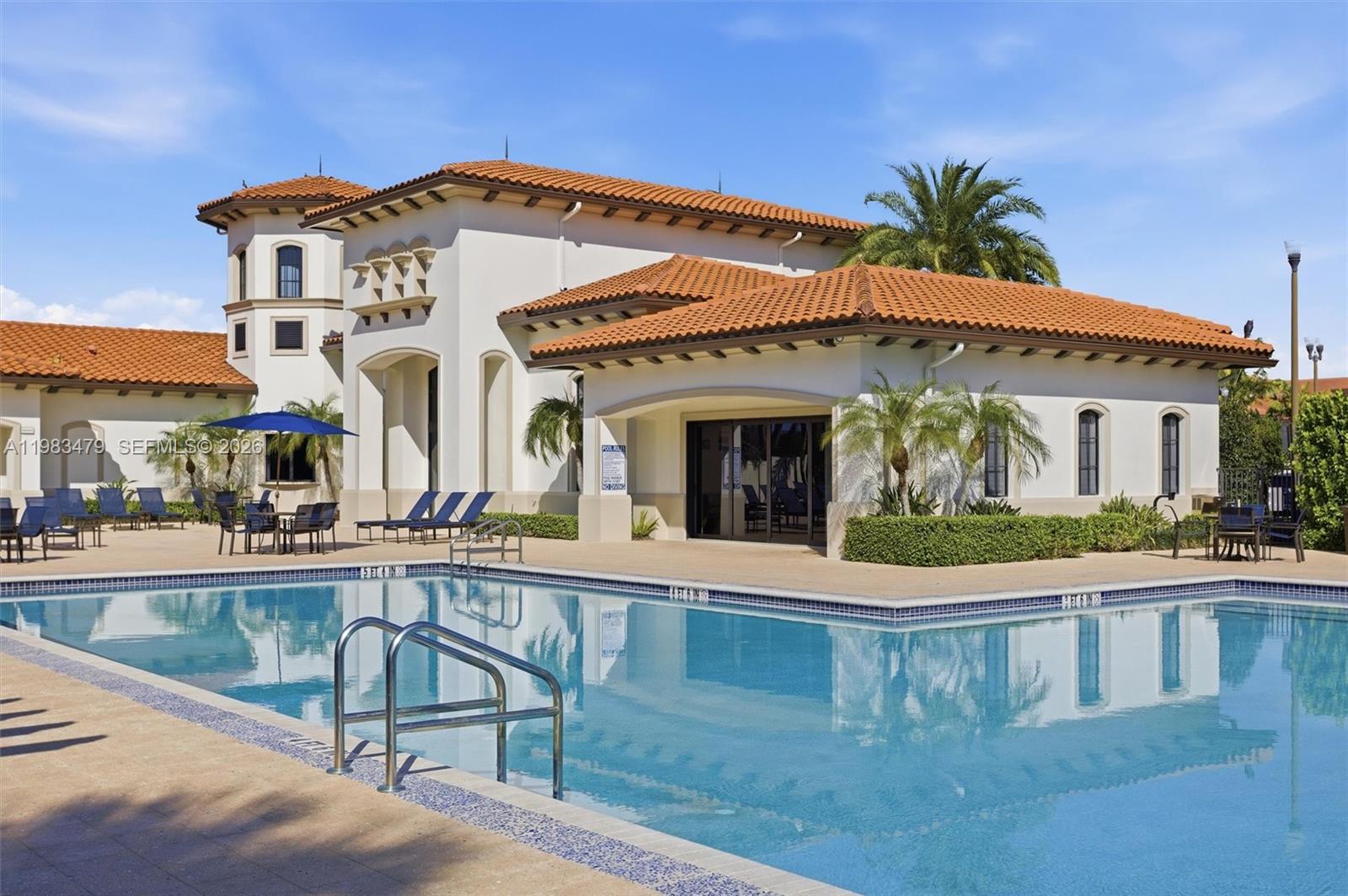 PEMBROKE LAKES SOUTH - Residential