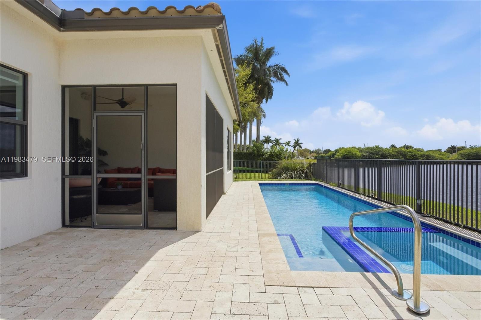 PEMBROKE LAKES SOUTH - Residential