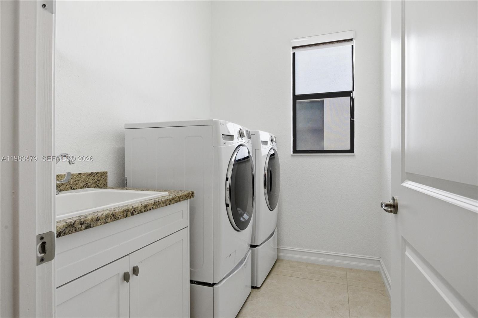 PEMBROKE LAKES SOUTH - Residential