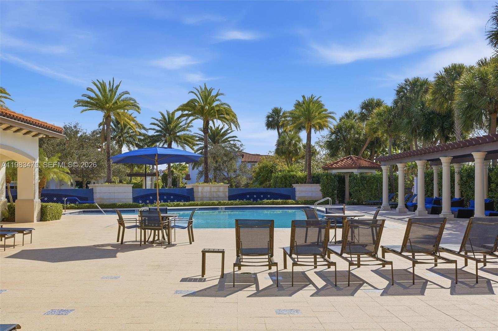 PEMBROKE LAKES SOUTH - Residential