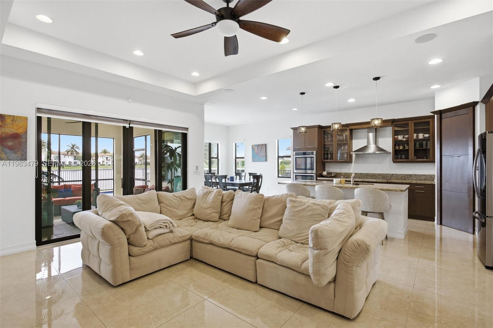 PEMBROKE LAKES SOUTH - Residential