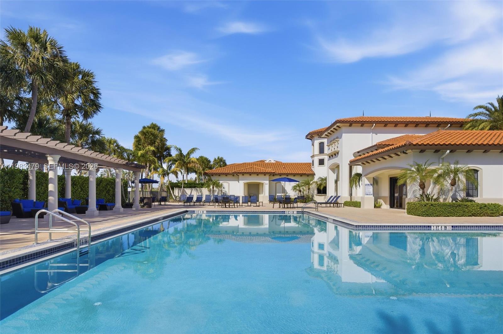 PEMBROKE LAKES SOUTH - Residential