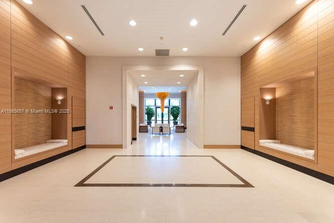 GRAND BAY RESIDENCES COND - Residential Lease