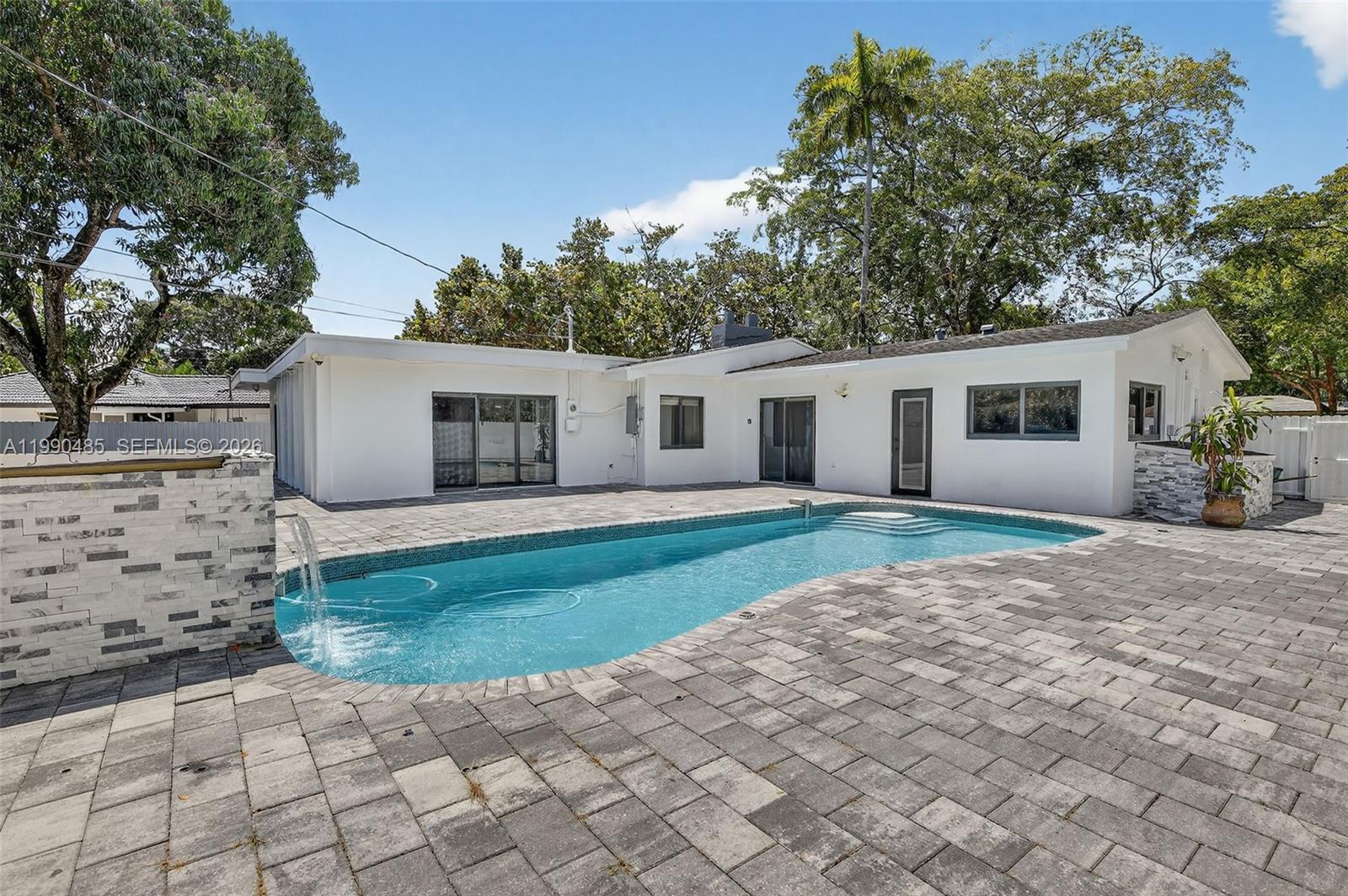 PLANTATION GARDENS 3RD SE - Residential