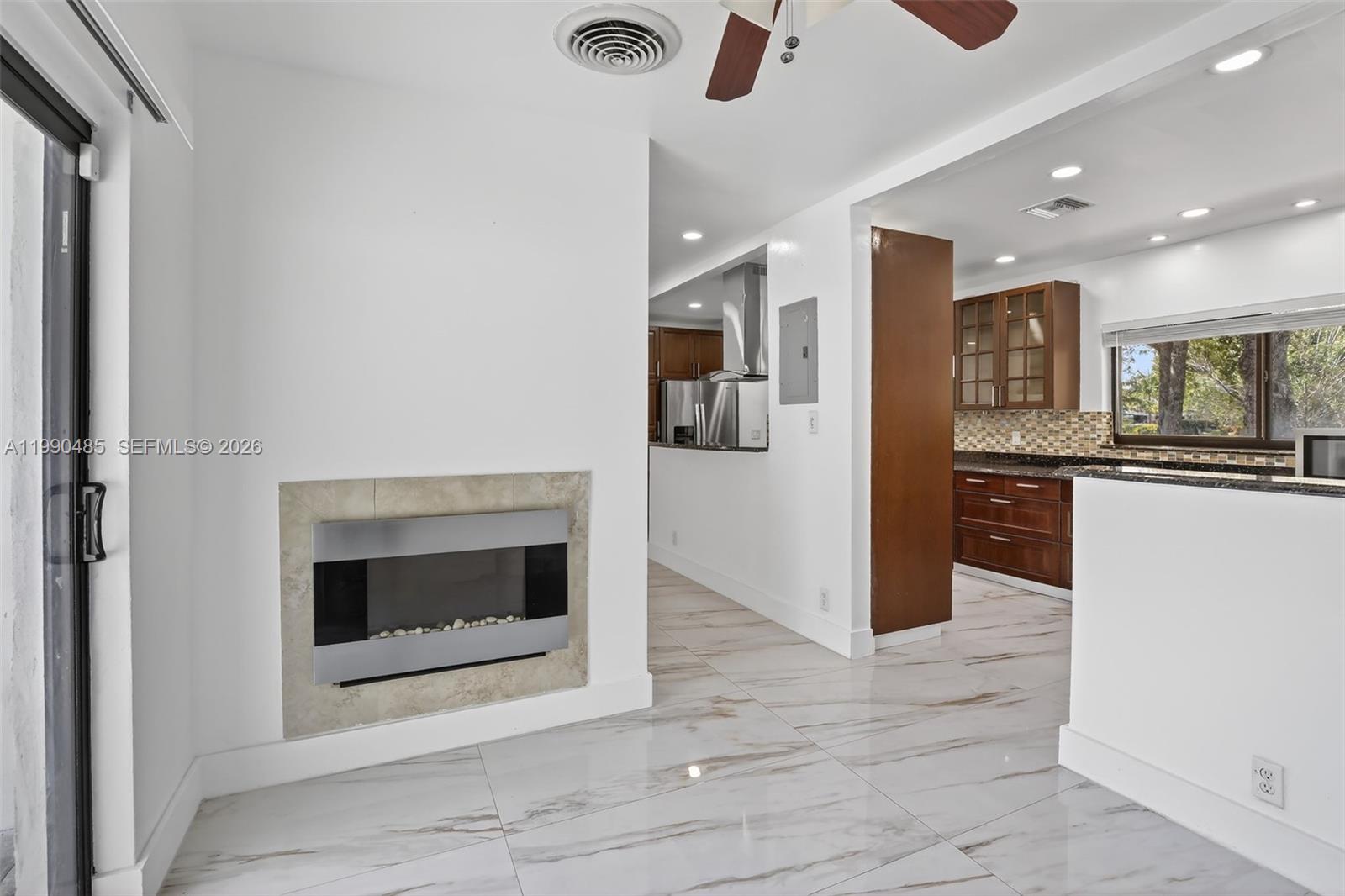 PLANTATION GARDENS 3RD SE - Residential