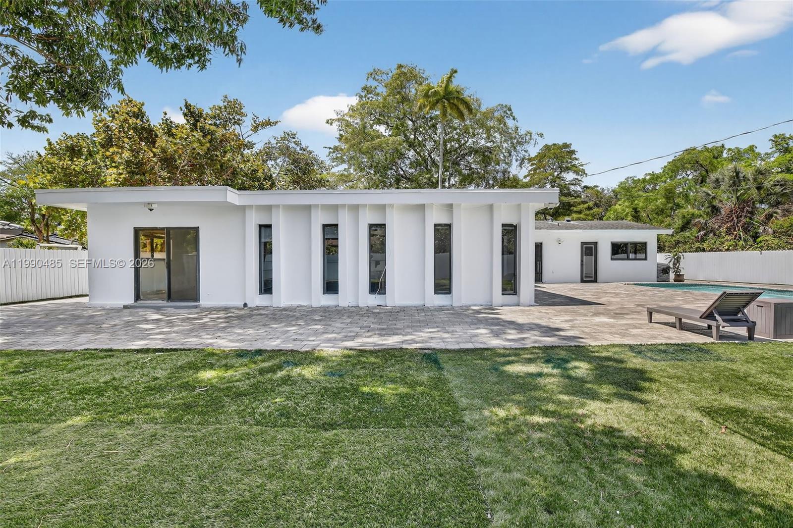 PLANTATION GARDENS 3RD SE - Residential